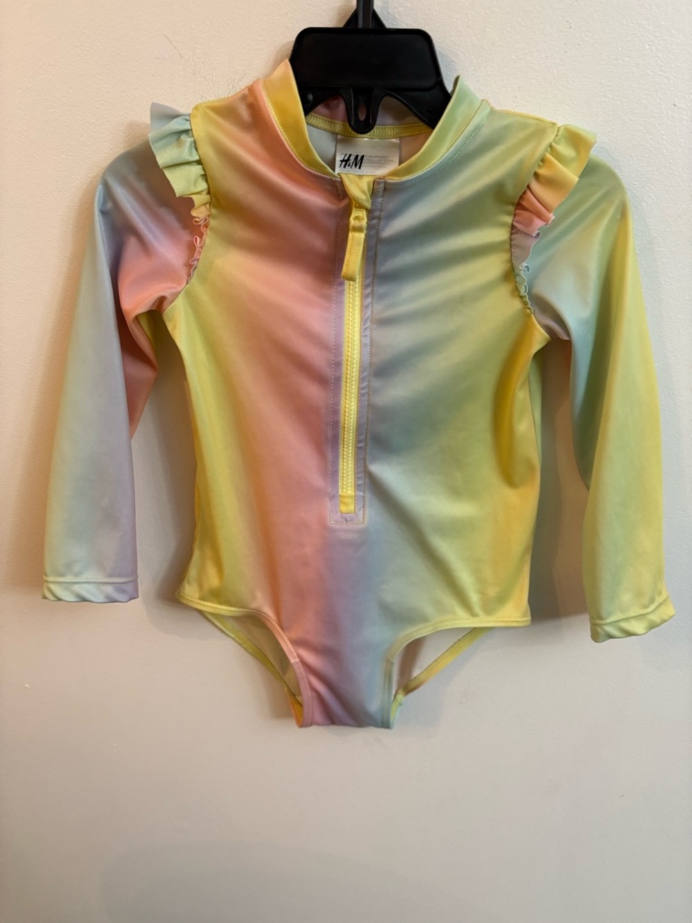 4-30$ H&M Pastel Rainbow Ruffle-Sleeve One-Piece Swim 18-24 months